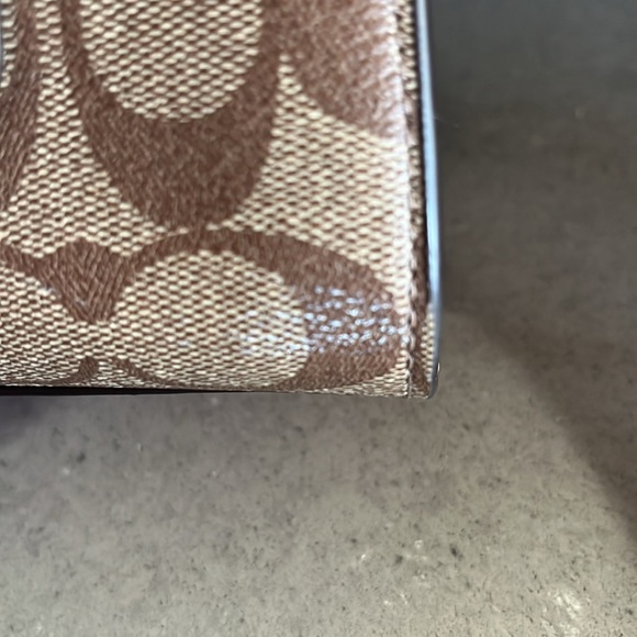 Coach Lane Carryall - Picture 12 of 15